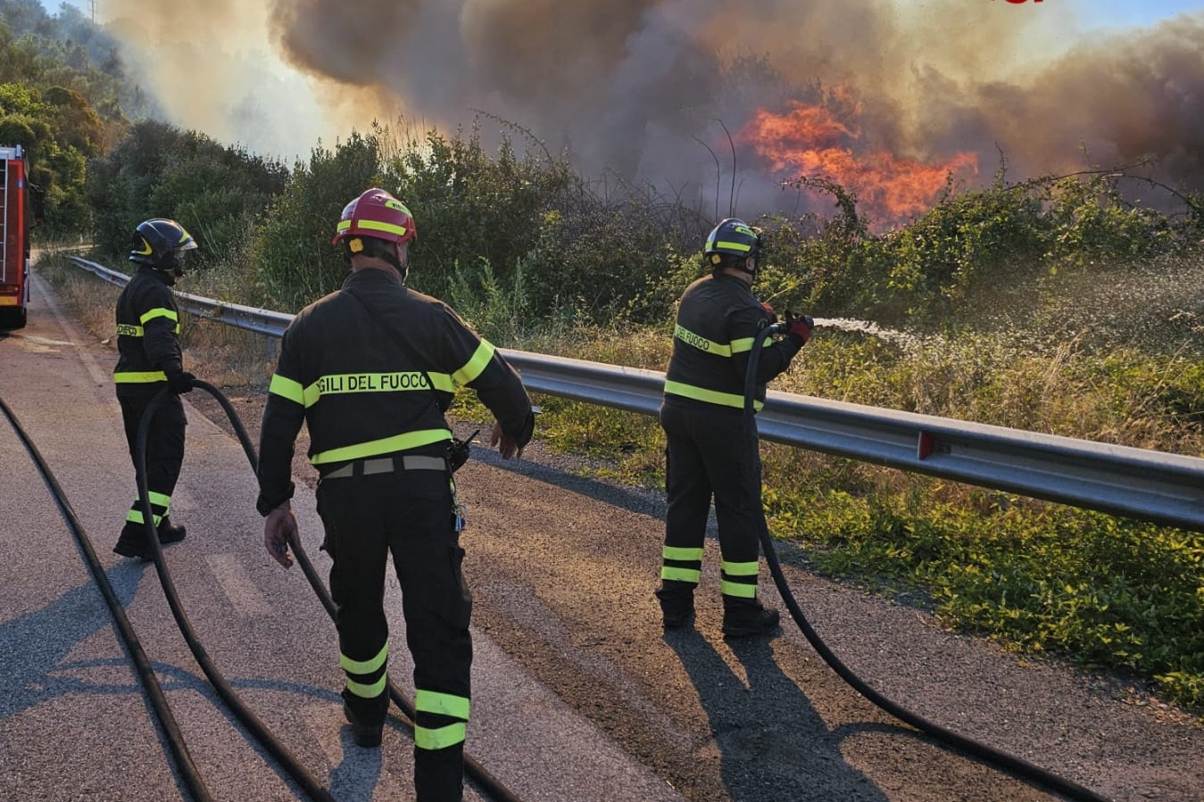 Sardegna in fiamme: evacuata Santa Maria la Palma e chiuso aeroporto di Alghero