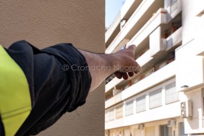 Il balcone in cui si e' sviluppato l'incendio (foto S.Novellu)