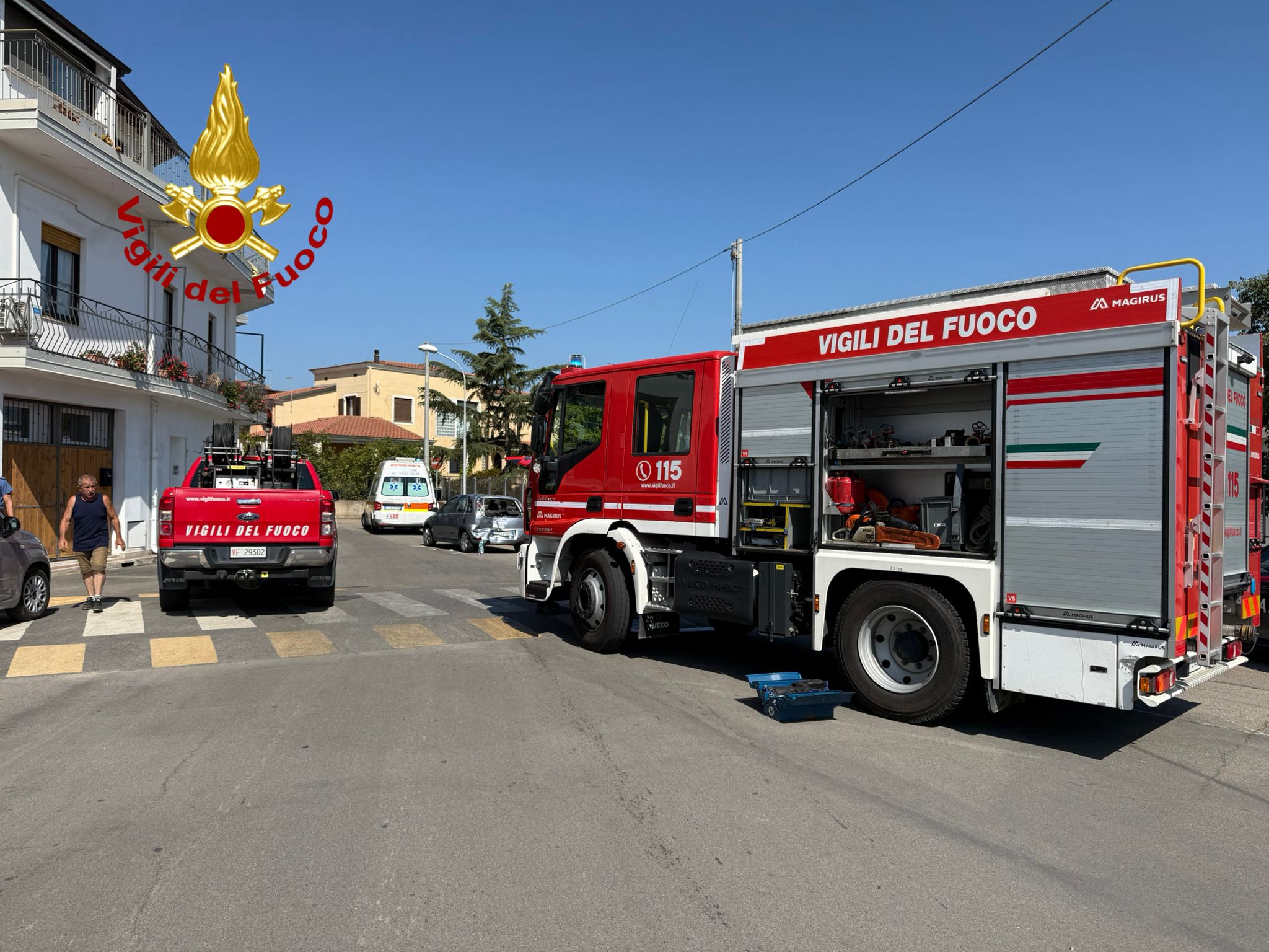 Tamponamento a Tortolì: un ferito incastrato nell’abitacolo