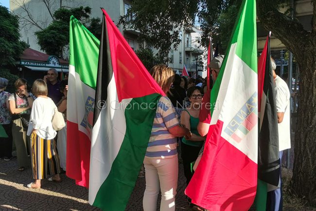 Nuoro, manifestazione pro Palestina (foto S.Novellu)