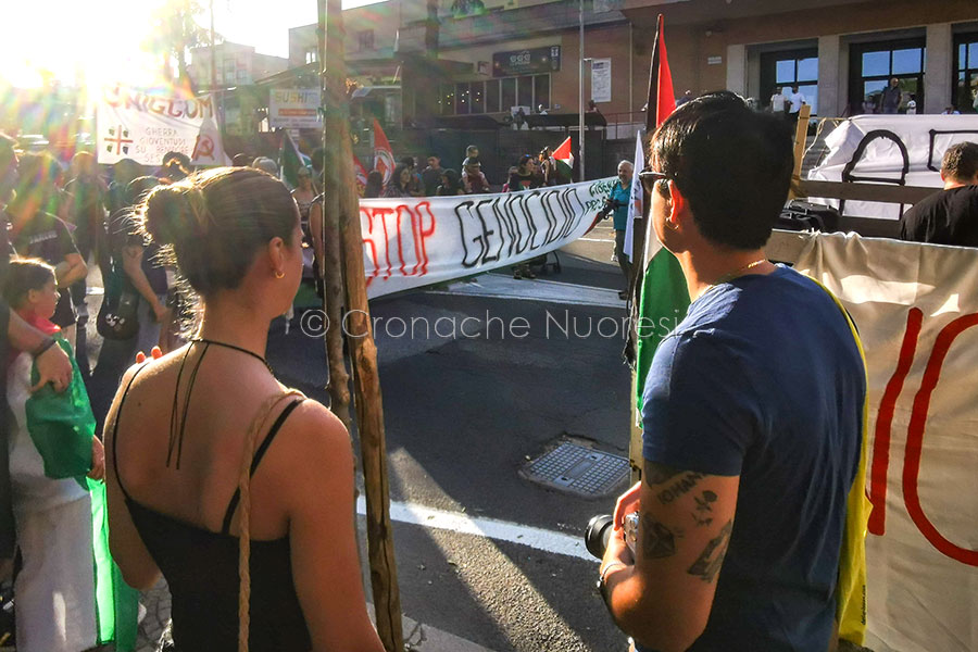 Nuoro scende in piazza “Pro sa Palestina, contro il genocidio e contro la guerra”