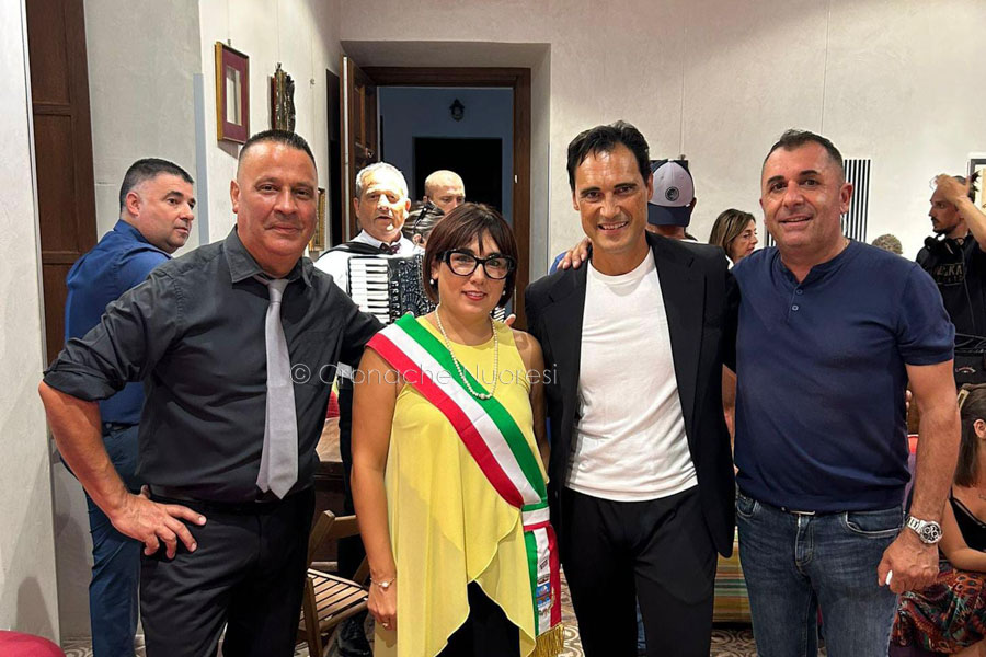 Francesco Demuro: Il “Re Cantore” torna a Orosei per il docufilm che celebra le sue radici