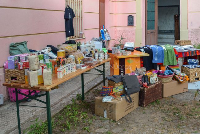 Il banchetto di Sud-Equo (foto F.Nieddu)