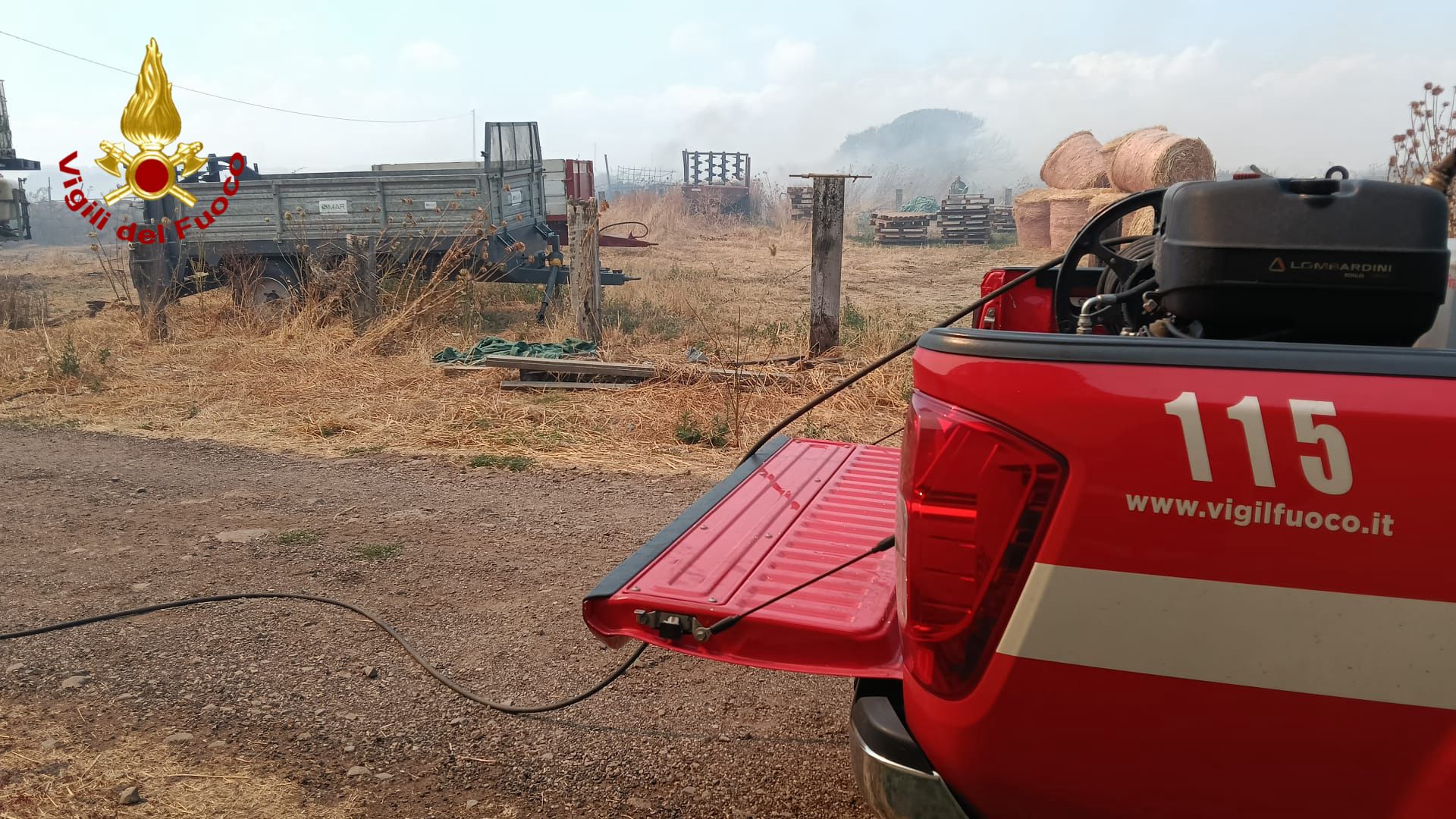 Vasto Incendio a Sindia: minacciata un’azienda agricola. Oltre 100 ettari in fumo  