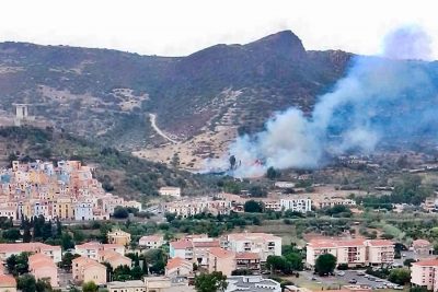 Incendio a Bosa