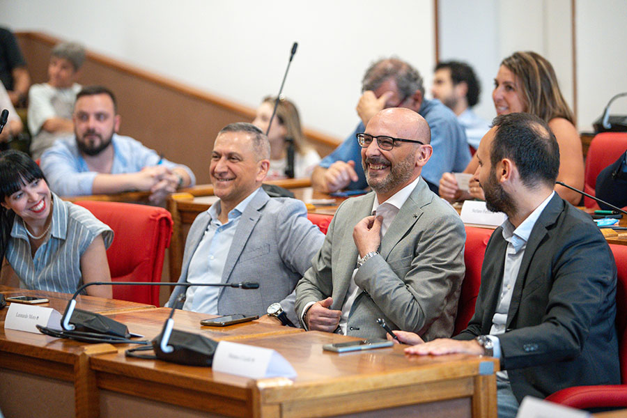 Nuoro. C’è chi entra e c’è chi esce: approvate le surroghe in consiglio comunale