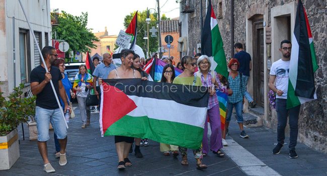 Orosei, manifestazione per la Palestina (foto Nieddu)