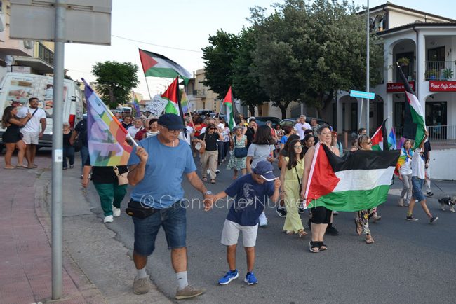 Orosei, manifestazione per la Palestina (foto Nieddu)