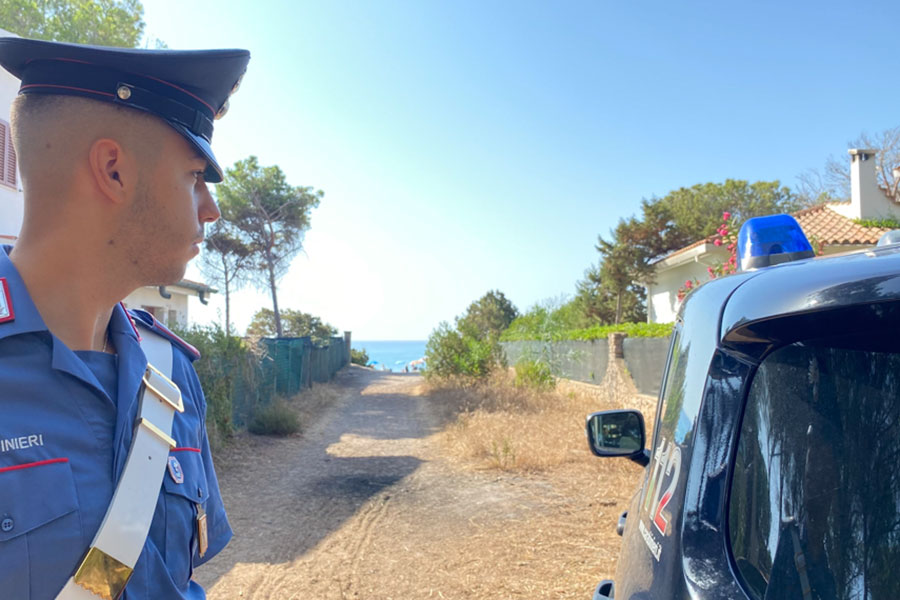 Campeggio abusivo in un area sottoposta a vincolo paesaggistico: scattano i sigilli