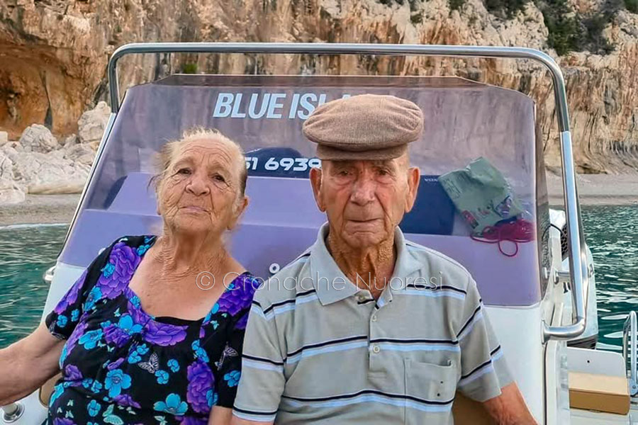 Addio a ziu Peppeddu, il nonno che a 90 anni ha conquistato il web in gommone