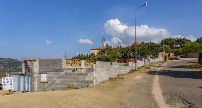 La costruzione a ridosso del Monastero (foto S.Novellu)