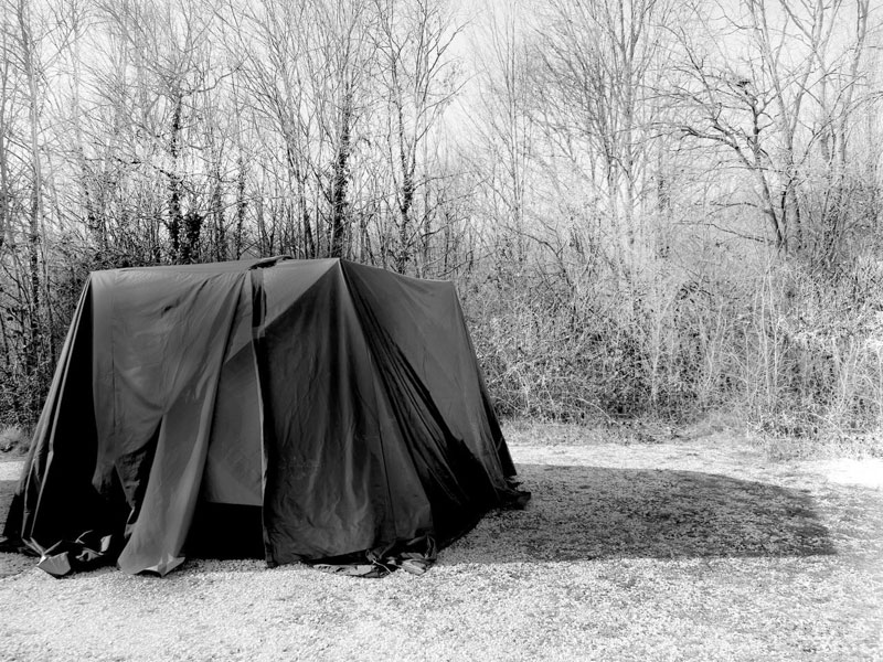 La magia di una realtà capovolta: “Inverso” del Collettivo Checkpoint Charly arriva a Nuoro  