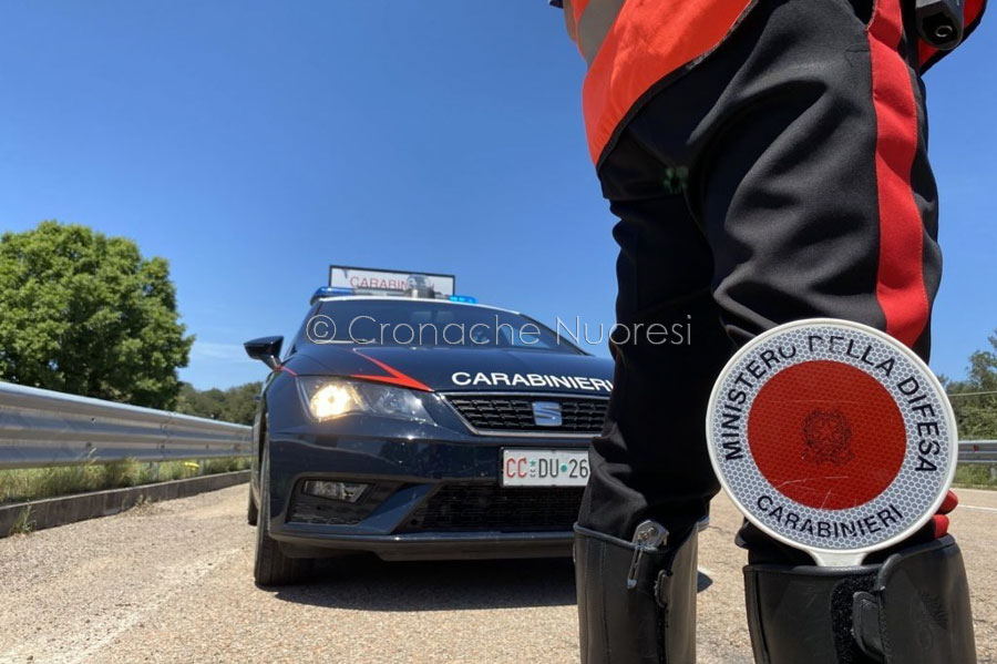 37enne in manette per spaccio: trovati cocaina e 3.630 euro