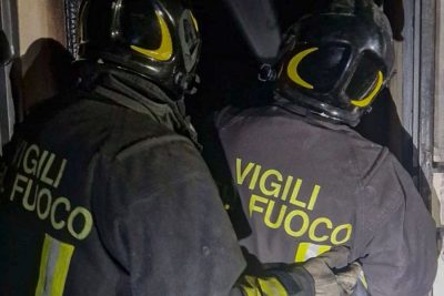 I vigili del fuoco sul luogo dell'incidente