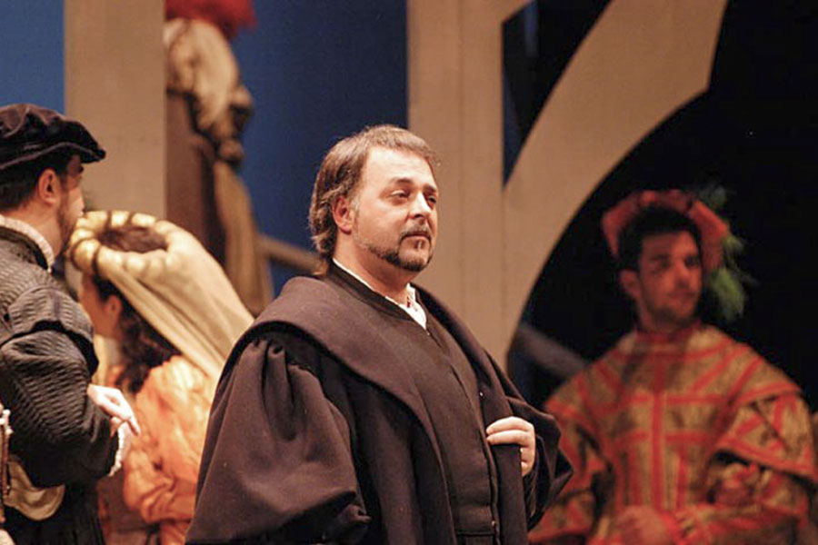 Cantanti lirici nuoresi. Franco Becconi: la voce che unisce opera e tradizione sarda – VIDEO