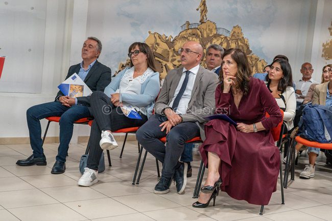 Le autorita' presenti al convegno (foto S.Novellu)