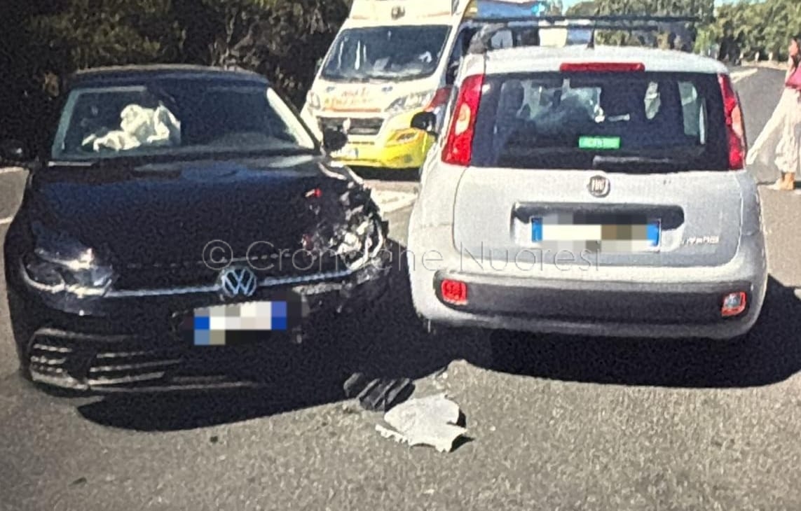 Una mancata precedenza e lo schianto: ferita una coppia