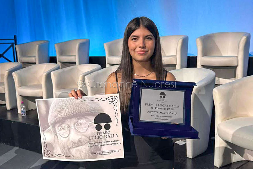 La cantante nuorese Ludovica Satta conquista il secondo posto al Premio Lucio Dalla