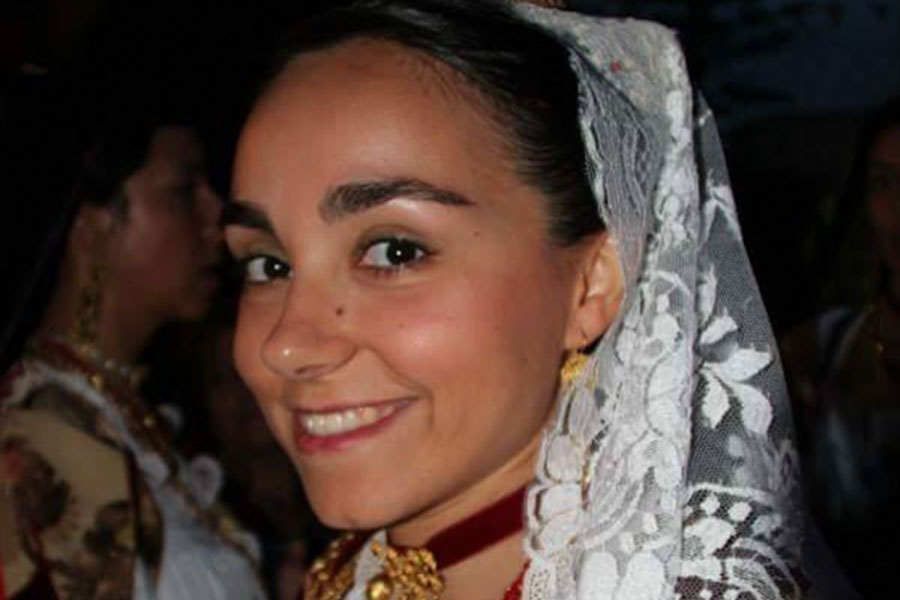 Lutto cittadino per la dottoressa Carta: “Cortes Apertas” sobria e dedicata in suo ricordo