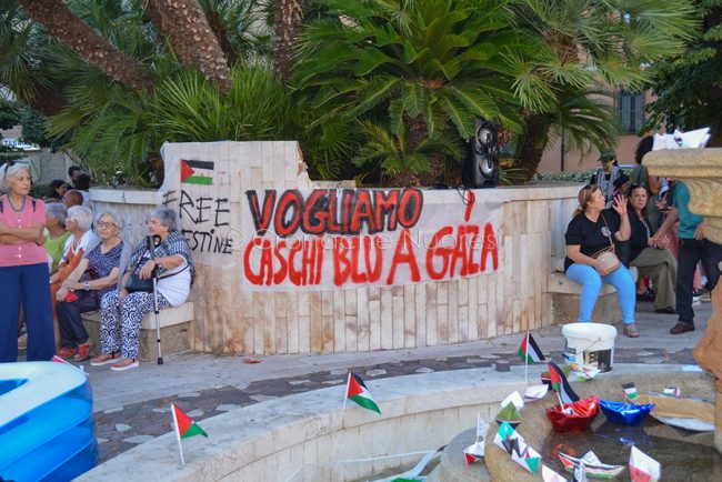 Nuoro, manifestazione per Gaza (foto Nieddu)