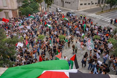 Nuoro, sit-in pro Palestina davanti al Comune (foto S.Novellu)