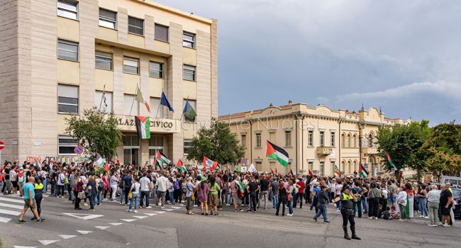 Nuoro, sit-in pro Palestina (foto S.Novellu)