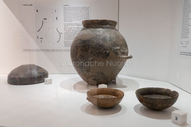 Nuoro, vasellame nuragico (foto S.Novellu)