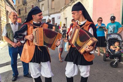 Orani, suonatori di organetto