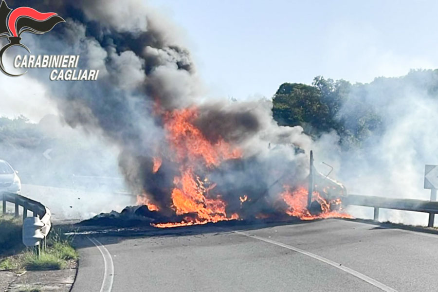 Sardegna. Fallito assalto a un portavalori: i banditi usano auto incendiate per bloccare la strada