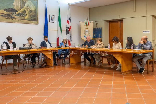 Dorgali, la Maggioranza in Consiglio Comunale (foto S.Novellu)
