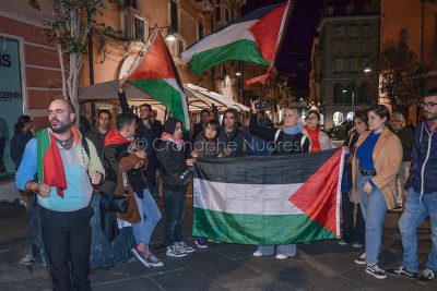 Il presidio pro-Palestina a Nuoro (foto Nieddu)