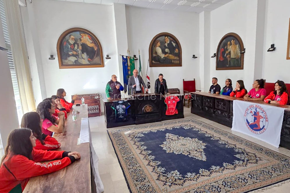 Nuoro. Campionato femminile A2 di handball: presentata la squadra “Città del Redentore”