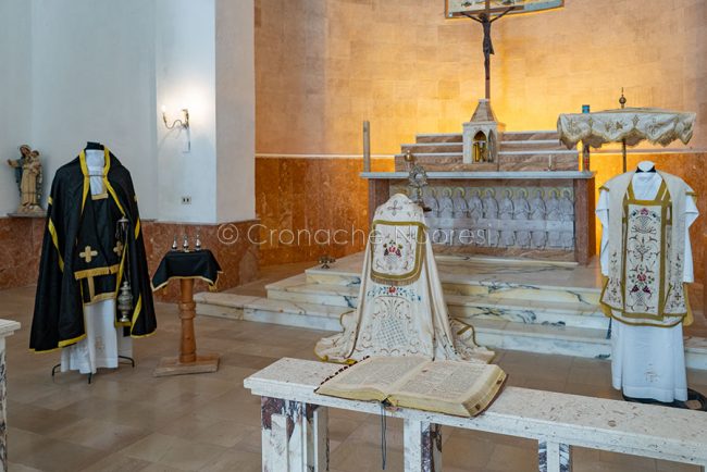 Mamone. L'interno della cappella (foto S.Novellu)