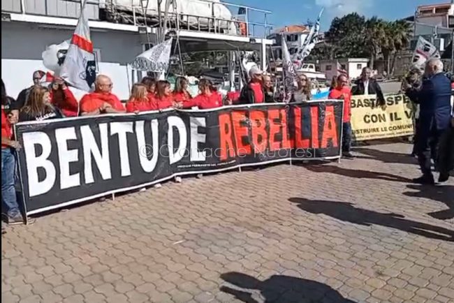 Manifestazione contro l'eolico (foto A.Zaccheroni)