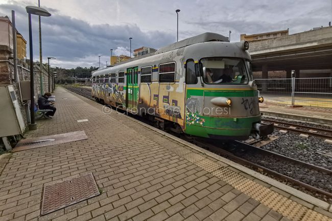 Nuoro, littorina in arrivo da Macomer (foto S.Novellu)
