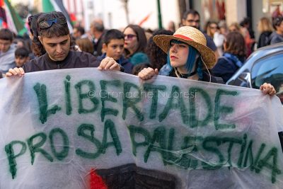 Nuoro, manifestazione per la Palestina (foto S.Novellu)