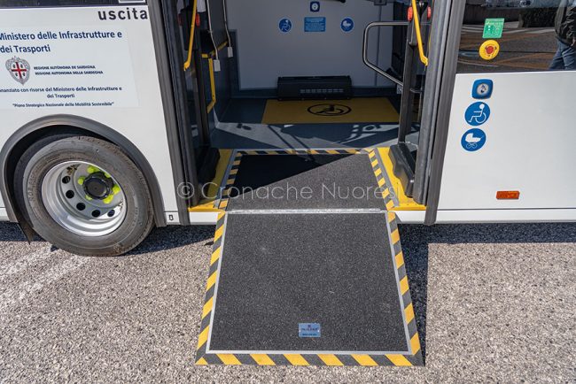Passerella per disabili su un'autobus ATP (foto S.Novellu)