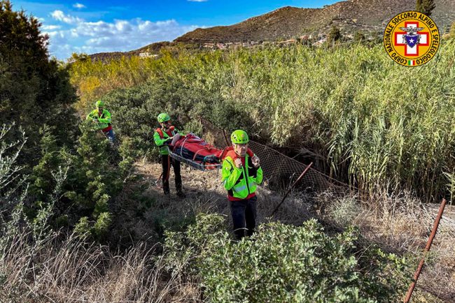 Un momento del recupero dell'escursionista tedesca