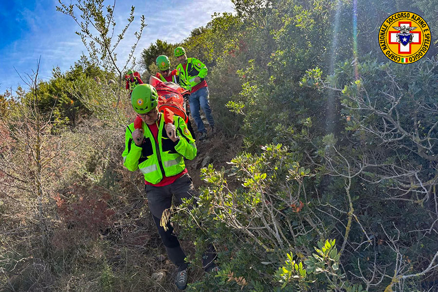 Escursionista 54enne si infortuna a una gamba: interviene il Soccorso Alpino