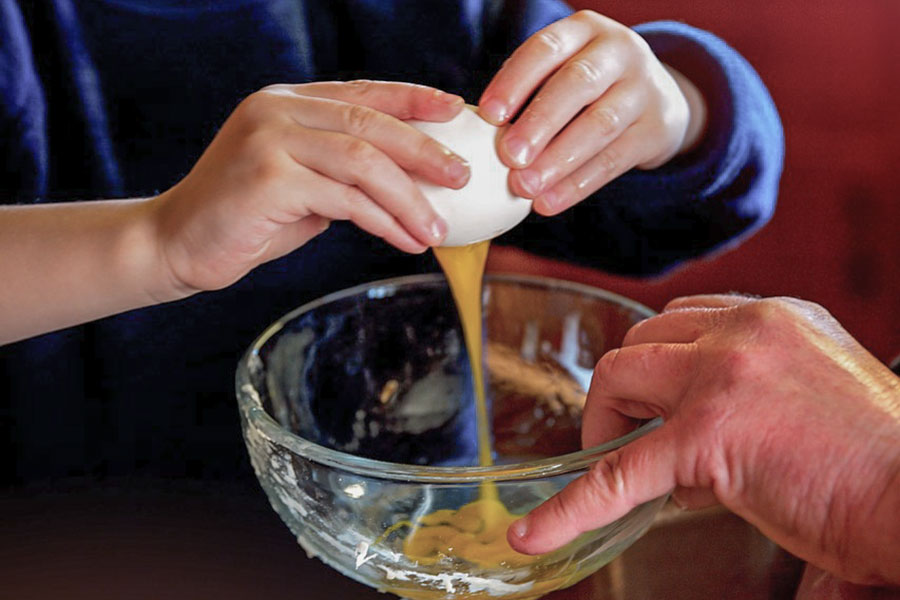 Dopo cene e aperitivi è allarme salmonella in alcuni locali del Cagliaritano: tre casi accertati