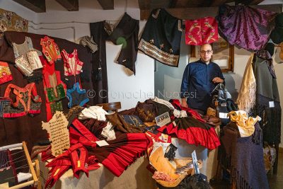 Abiti tradizionali a Mastros in Nugoro (foto S.Novellu)
