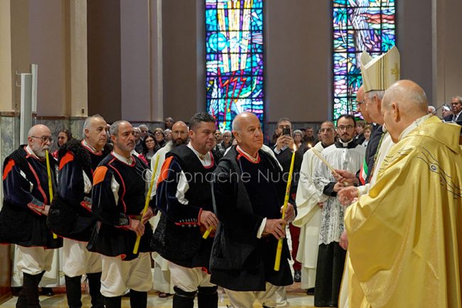 Accensione dei ceri votivi (foto S.Novellu)