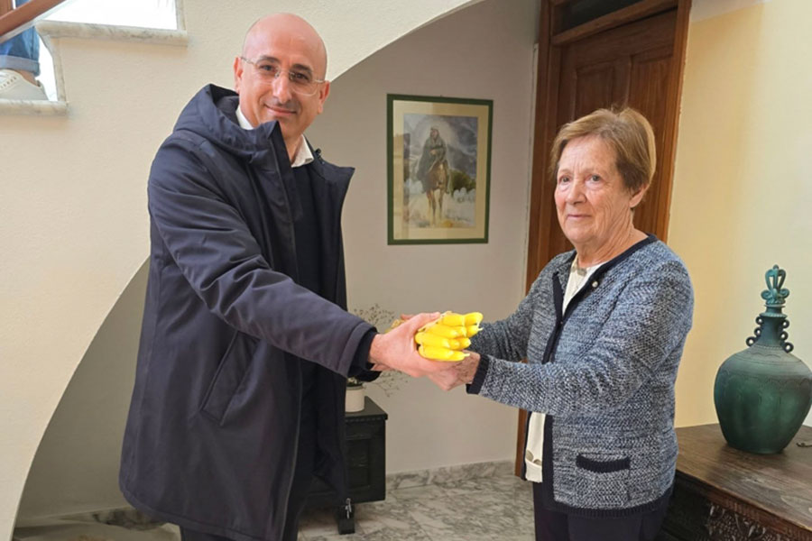 Nuoro-Desulo. Il Sindaco ritira i ceri per la Madonna delle Grazie: domani il voto si rinnova