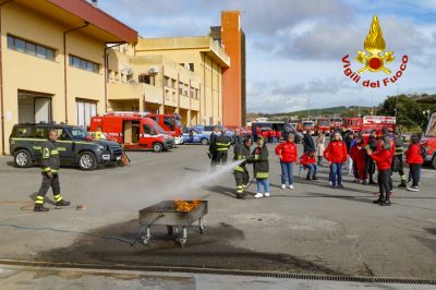 Giovani con disabilita' ospiti dei vigili del fuoco