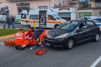 I soccorsi all'uomo investito in viale Repubblica