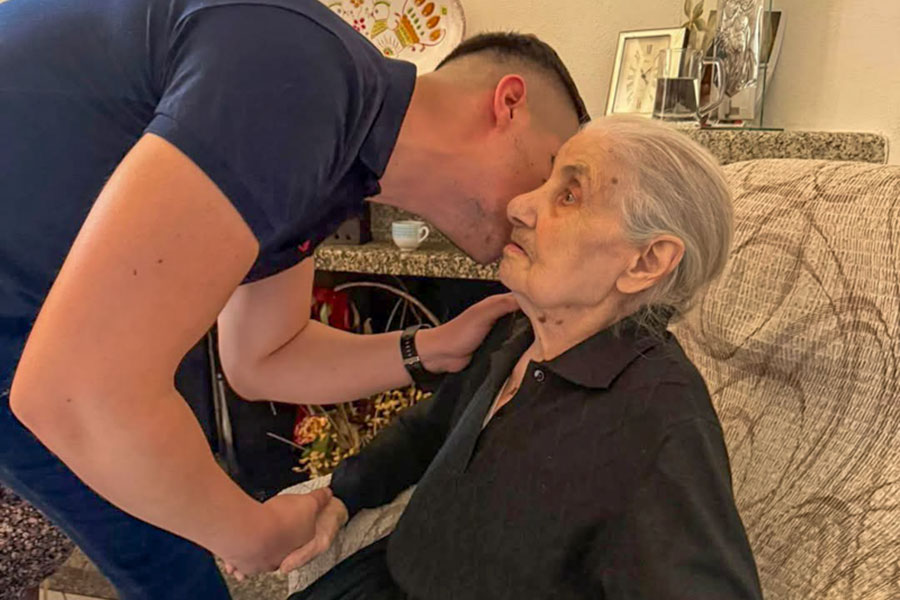 Onifai. “A 106 anni con difficoltà di deambulazione costretta a recarsi alle Poste perché rischiava di perdere la pensione”