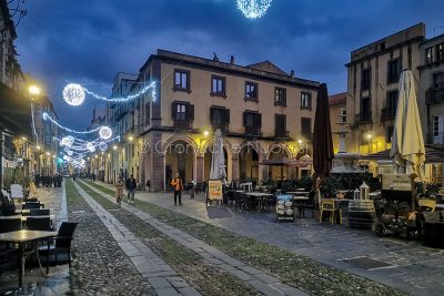 Addobbi natalizi a Bosa (foto S.Novellu)