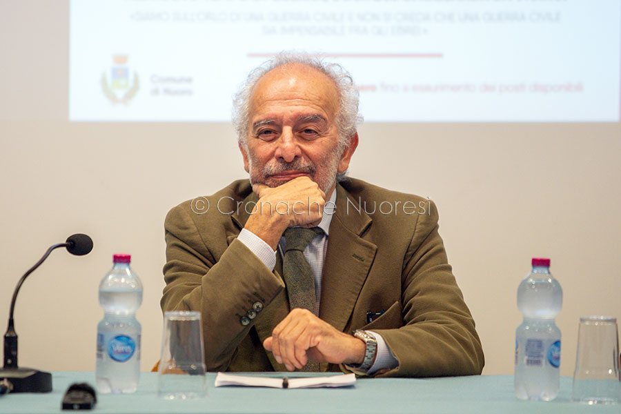 Gad Lerner a Nuoro, tra guerra e memoria: il dialogo che divide