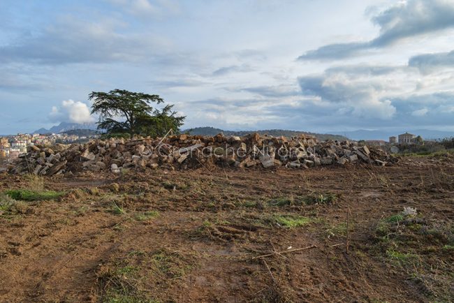 Il rudere della tragedia demolito (foto Nieddu)