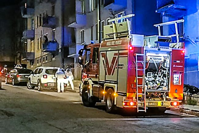 La Scientifica sul luogo dell'incendio (foto S.Novellu)